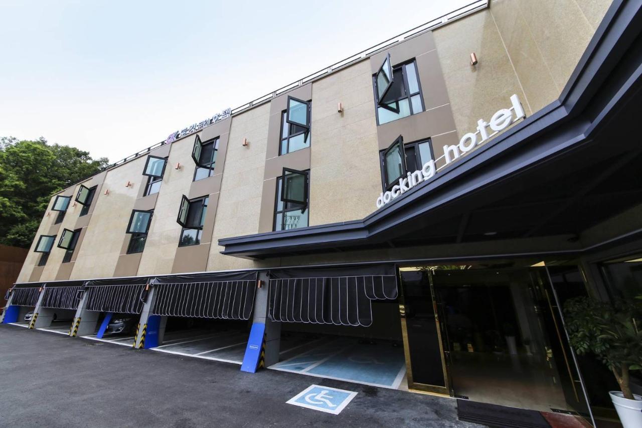 Docking Hotel Gimpo Exterior photo