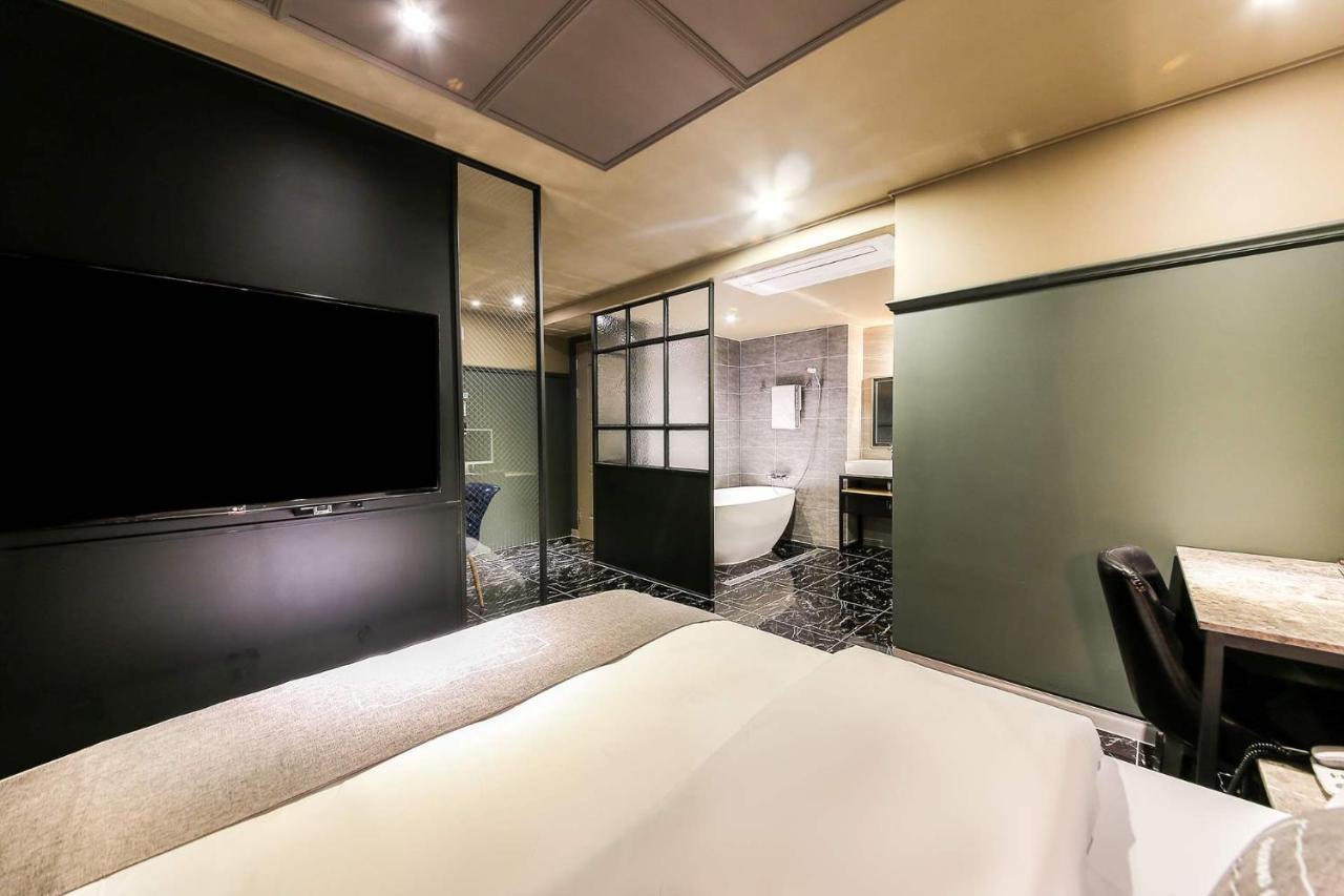 Docking Hotel Gimpo Exterior photo