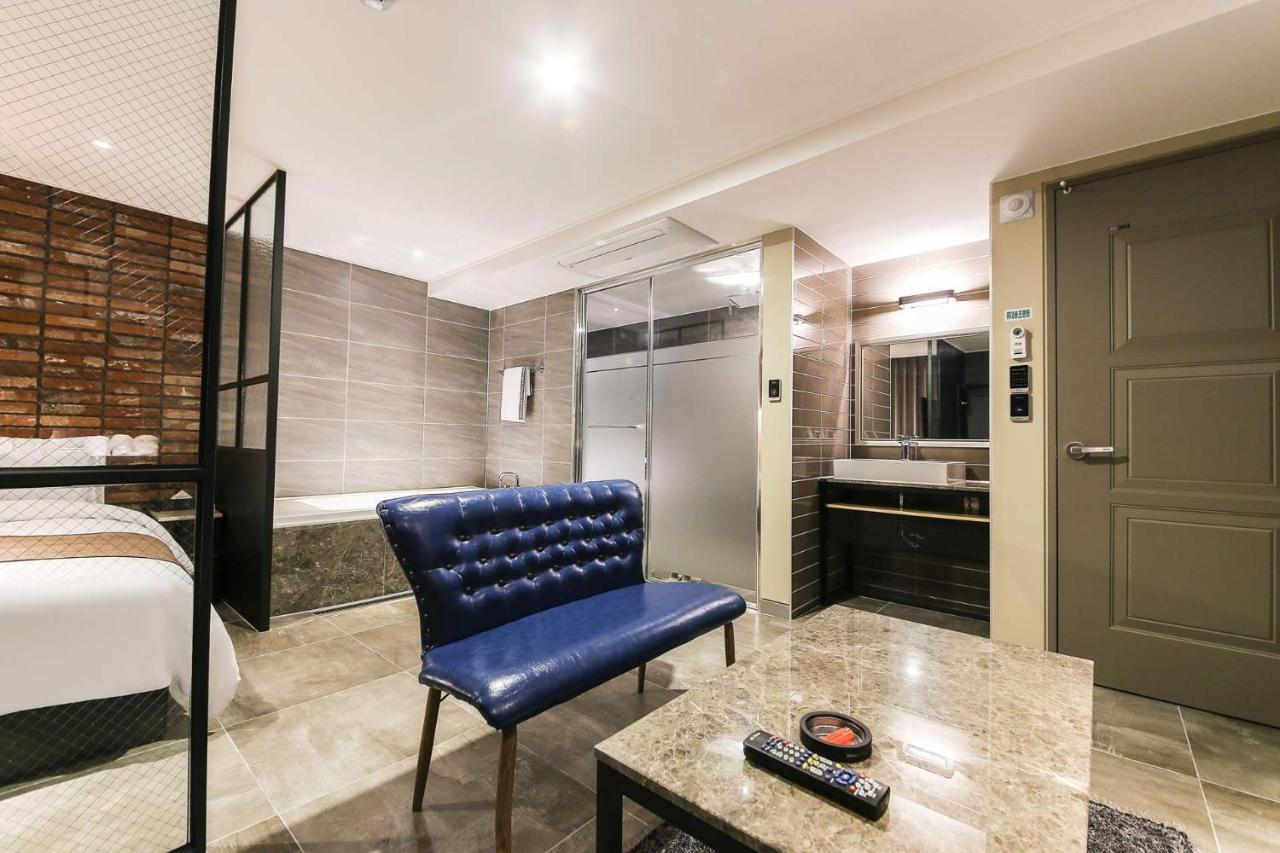 Docking Hotel Gimpo Exterior photo